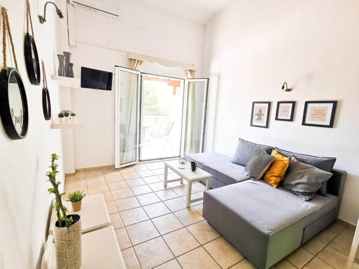 Haris Apartments Koukounaries Extérieur photo
